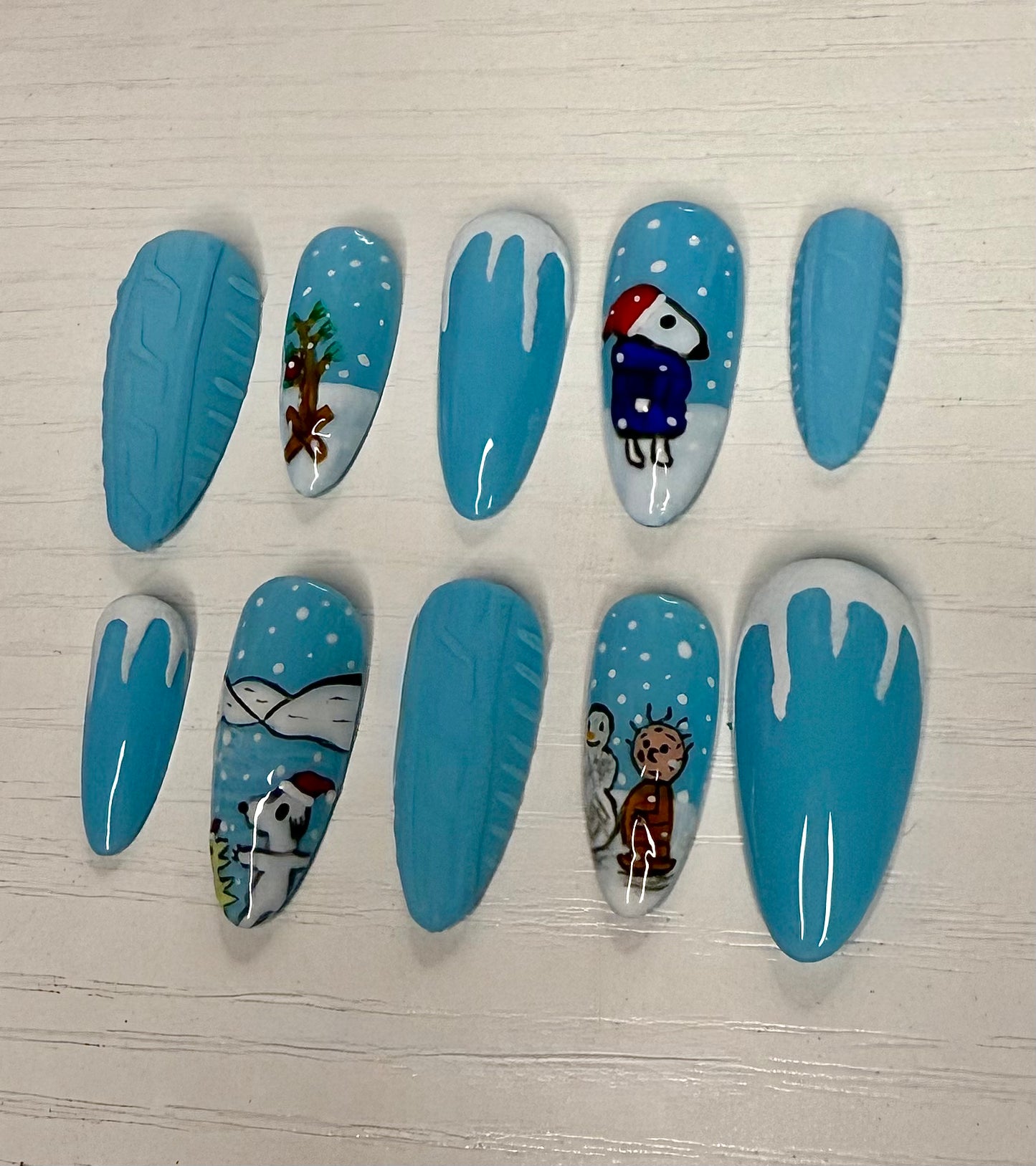 Winter Snoopy nails